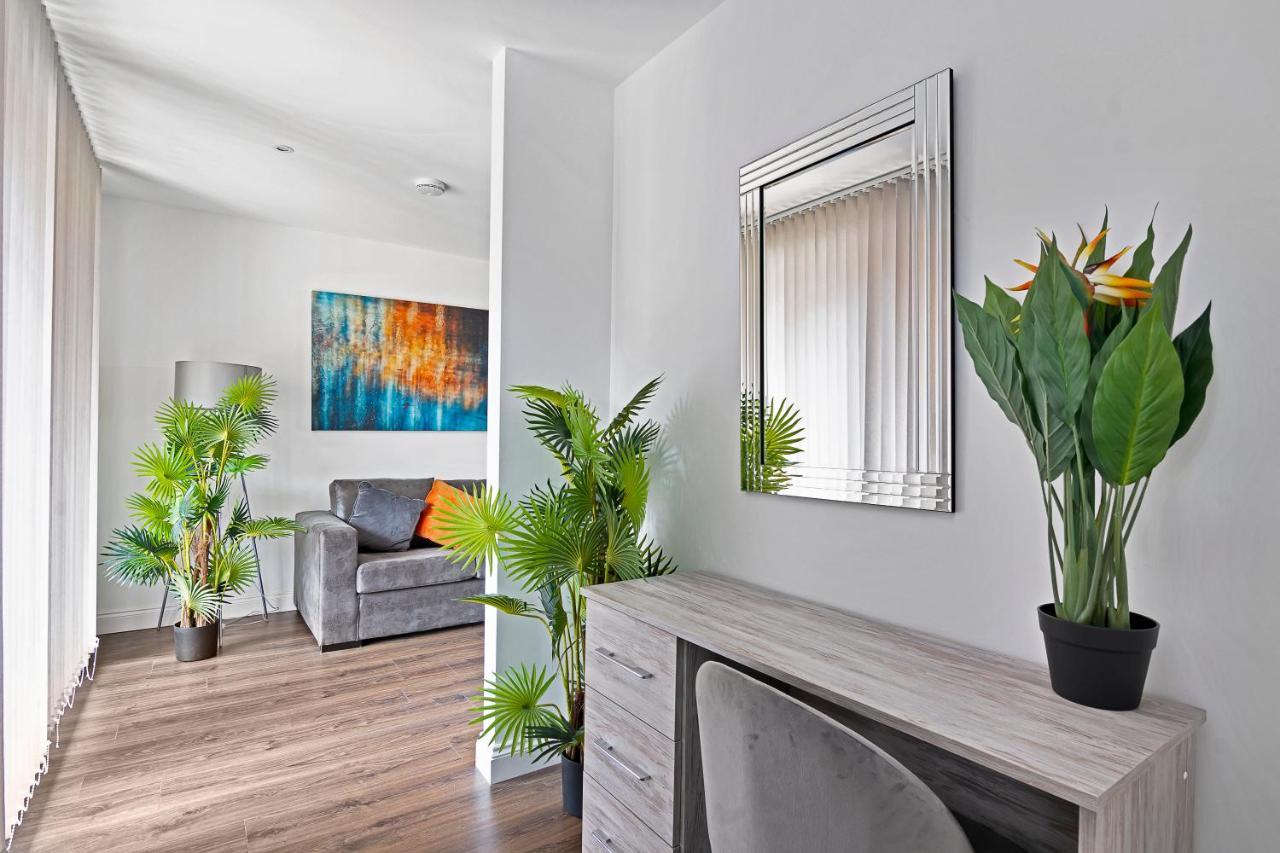 Spacious, Bright & Modern 1 & 2 Bed Apartments At Sligo House - Central Watford Watford  Eksteriør bilde