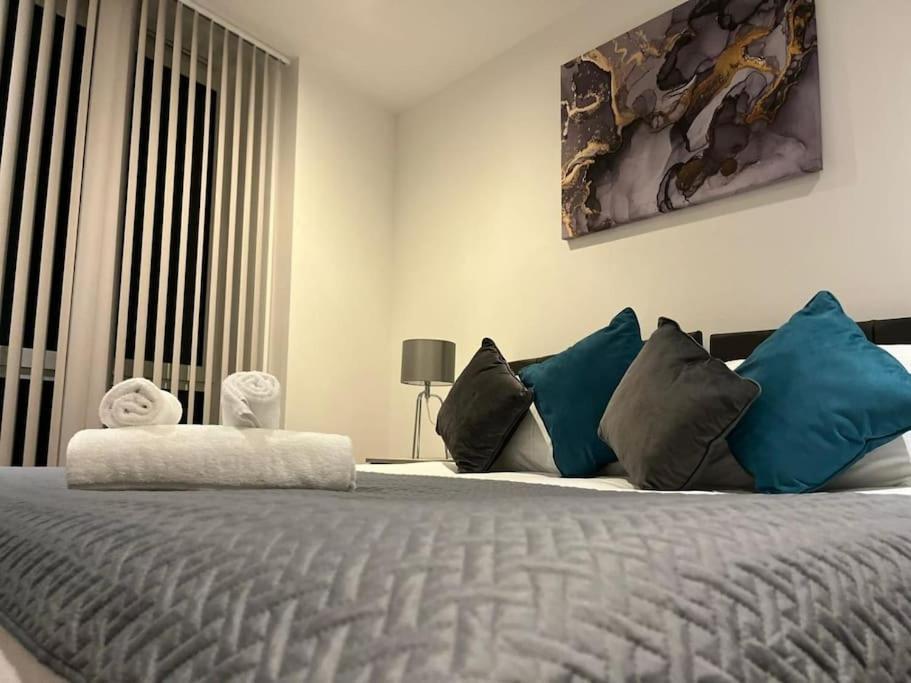 Spacious, Bright & Modern 1 & 2 Bed Apartments At Sligo House - Central Watford Watford  Eksteriør bilde