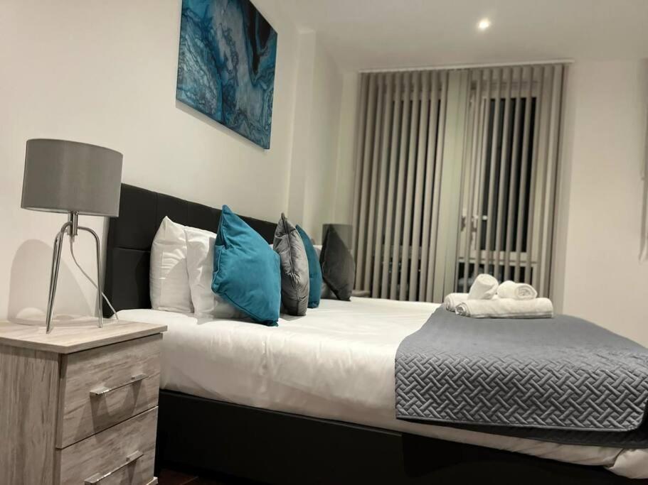 Spacious, Bright & Modern 1 & 2 Bed Apartments At Sligo House - Central Watford Watford  Eksteriør bilde